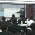 新入社員に、実践的な基礎をみっちり叩き込みます！新入社員研修２日間＋フォロー研修１日間『仕事の基礎の基礎』【１４，８００円分の『日本の人事部限定特典』付】
