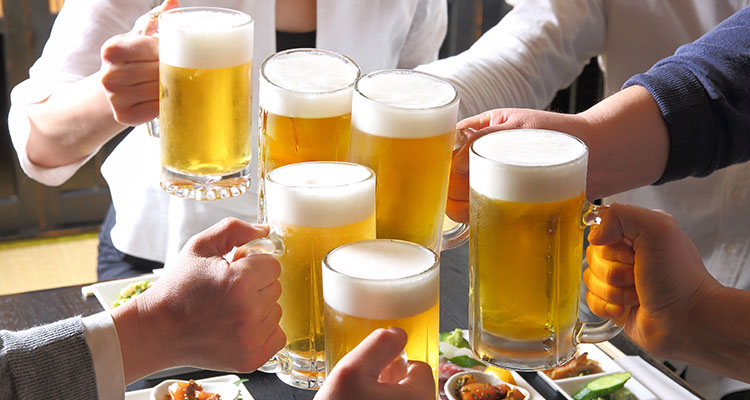 職場の飲み会に残業代は必要か