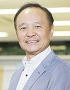 山本 寛氏