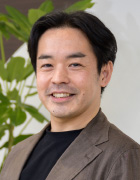 石﨑 康寛氏