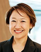 山崎 万里子氏