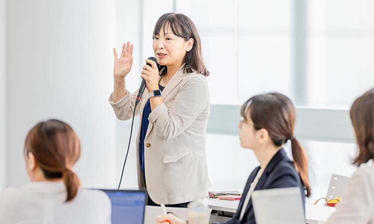 写真：山口 恭子氏（株式会社明治 人財開発部 部長）