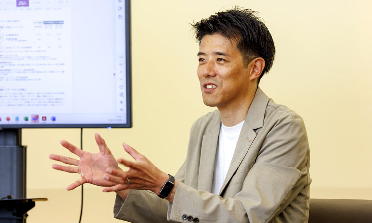 朝生雅人さん（株式会社NTTドコモ 総務人事部 人事戦略担当 担当部長、採用担当 担当部長、docomo STARTUPファウンダー）インタビューの様子