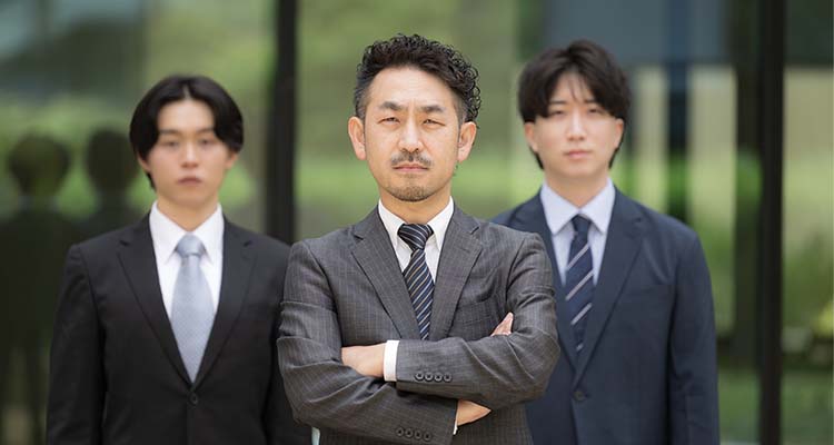 人事白書調査レポート2026 働きやすさ・働きがい 「働きがい向上」の障壁、最多は管理職のスキル不足。「経営陣の理解不足」も高い壁に