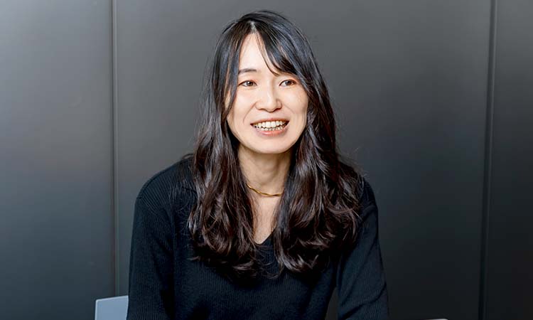 写真：稲垣 仁美 さん（PayPay株式会社　コーポレート統括本部　HR本部　People Analytics & AI Tech Office 室長）