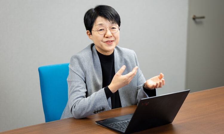 サッポロホールディングス株式会社 人事部 人事企画グループリーダー 浜田美穂さん、サッポロホールディングス株式会社 人事部　薬学博士、薬剤師、臨床検査技師、健康経営エキスパートアドバイザー 清水 千賀子さん