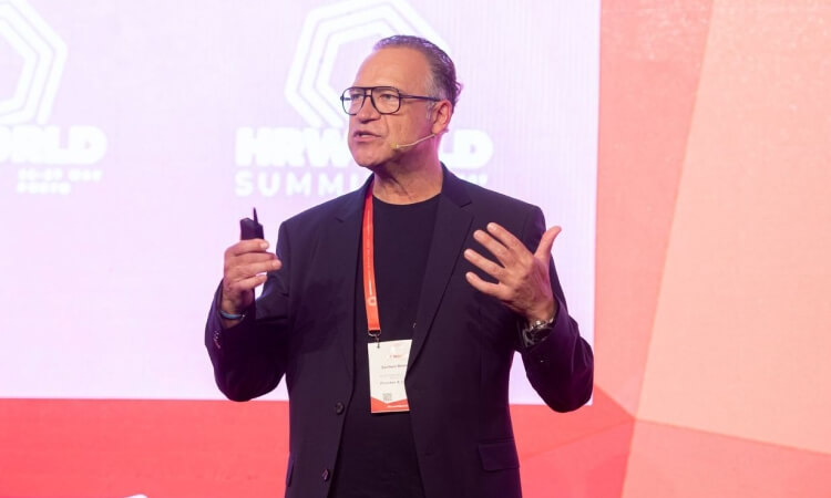 写真：P&GのVice President Human Resources Jochen Brenner氏