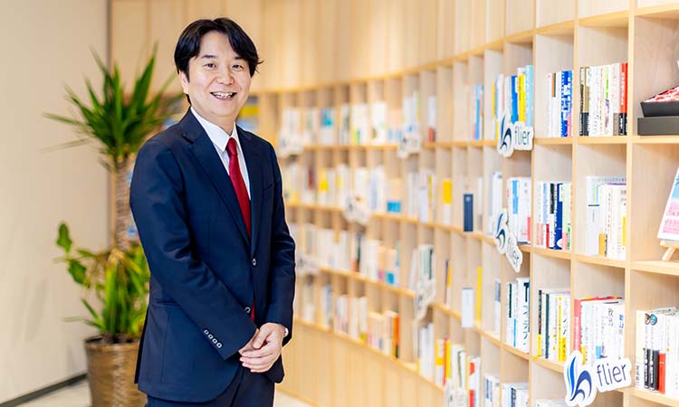 写真:大賀 康史さん(株式会社フライヤー 代表取締役CEO)
