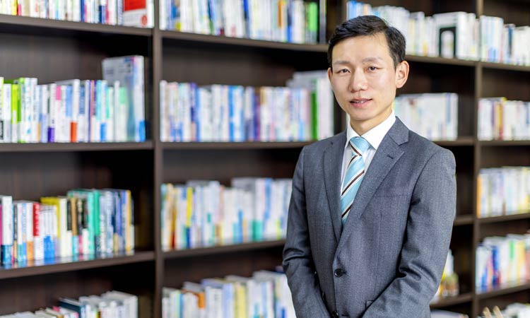 閻 亜光さん（日本文理大学 経営経済学部 経営経済学科 助教）