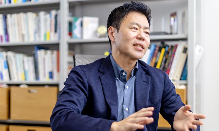 山口 慎太郎さん（東京大学大学院 経済学研究科 教授）インタビューの様子