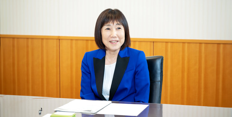 人事院・川本裕子総裁が語る、組織変革の要諦 「説得力」と「温かさ」が人を動かし、日本を変える