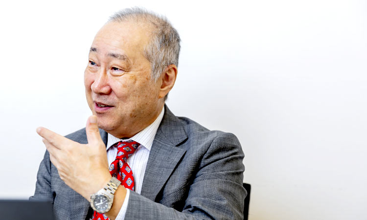 髙橋 潔さん(立命館大学総合心理学部教授、神戸大学名誉教授) インタビューの様子