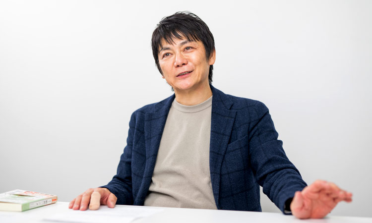 堀田秀吾さん(明治大学 法学部 教授)インタビューの様子