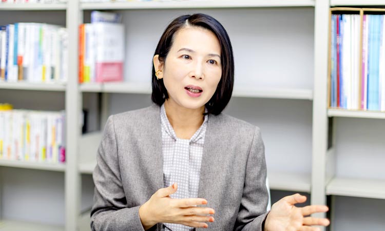 尾野裕美さん(筑波大学 人間系 准教授)インタビューの様子