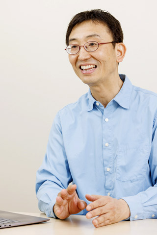 林 洋一郎さん　インタビューの様子