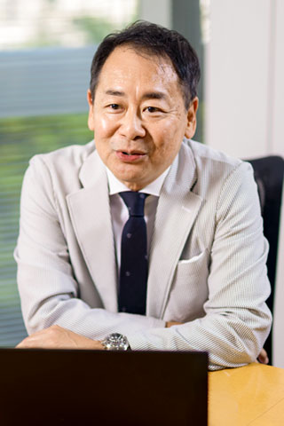 飛田 正之さん インタビューの様子