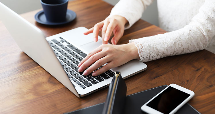 「毎日出社」「テレワークとの組み合わせ」、どちらがパフォーマンス高い？