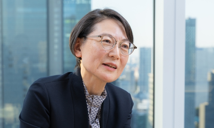 足立 朋子さん テルモ株式会社 経営役員 チーフヒューマンリソースオフィサー(CHRO)