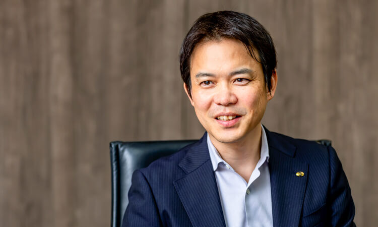 写真：真坂 晃之さん エーザイ株式会社 執行役 チーフHRオフィサー（兼）コーポレートコミュニケーション担当（兼）サステナビリティ担当（兼）総務担当