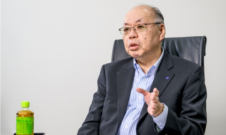 写真：平田 篤さん　株式会社伊藤園 取締役 専務執行役員 管理本部長 CHRO・CFO　