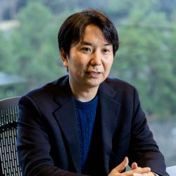 自律的に学び、変革を生み出す人材を育てる<br />
1冊10分の時短読書サービス「flier」で学びをラフにする