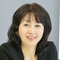中川 有紀子氏
