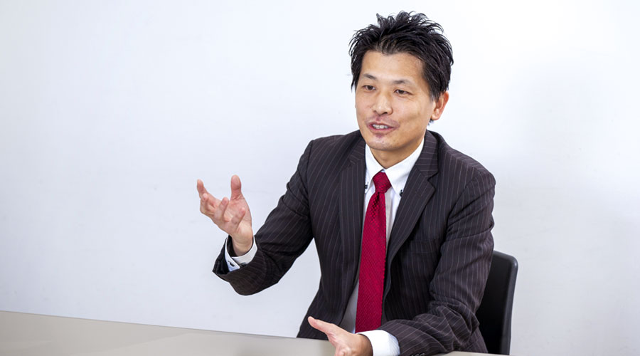 深澤知憲さん（株式会社エマージングテクノロジーズ　代表取締役社長）　インタビューの様子