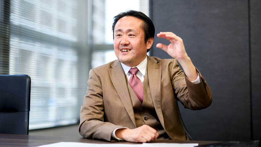 平井俊宏さん インタビューの様子