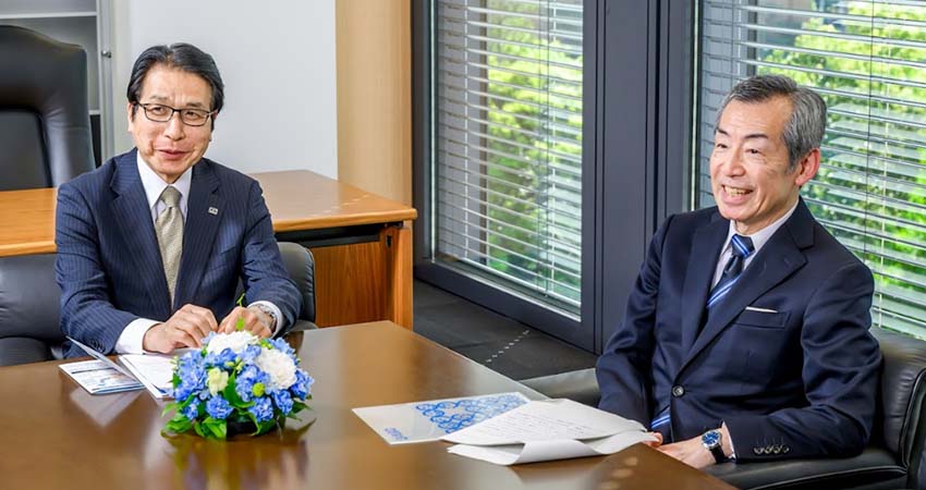 写真:白根 壽晴さん(NPO法人 日本FP協会 理事長)・安藤 聡さん(金融経済教育推進機構(J-FLEC) 理事長)
