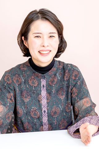 鈴木 麻里江さん(星野リゾート 人事グループ キャリアデザインユニット ユニットディレクター)インタビューの様子