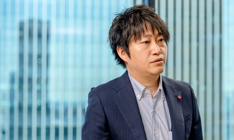 竹内俊介さん(太陽生命保険株式会社 人事総務部 人事課長)インタビューの様子