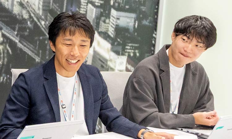 中村拓夢さん(名古屋鉄道株式会社 人事部 人財活躍推進担当 アシスタントマネージャー)、林遼太郎さん(名古屋鉄道株式会社 人事部 人財活躍推進担当 シニアアソシエイト)インタビューの様子