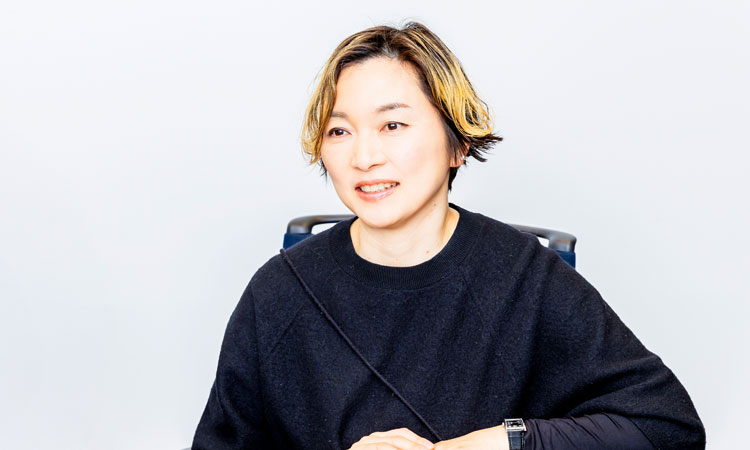 竹岡由紀子さん（株式会社トリドールホールディングス ハピネス・ヒューマンサポート本部 副本部長 兼 人事部長）インタビューの様子