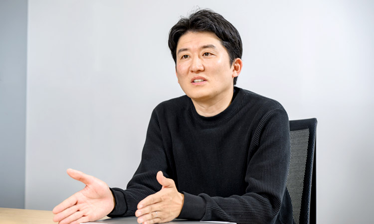 新島 優一さん(日本たばこ産業株式会社)インタビューの様子