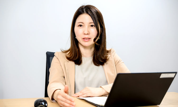 佐々木 美穂さん(日本たばこ産業株式会社)インタビューの様子