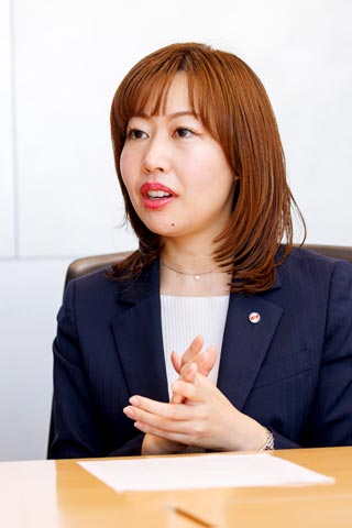 芝崎 春香さん インタビューの様子