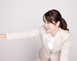 スーツ女性イメージ