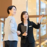 接客マナー講座［公開講座］
～顧客心理・会話力・苦情対応までを実践で学ぶ～