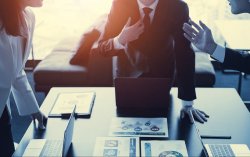 女性活躍推進はなぜ進まない?日本企業が抱える課題と今後求められる対応