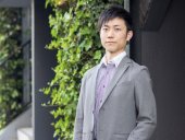 清水 港氏