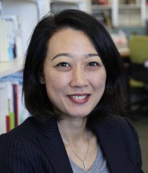 井上弘絵氏