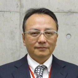 小林　孝氏