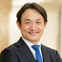 三村 真宗氏