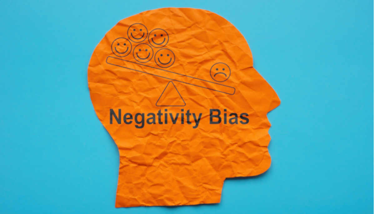 ネガティビティ・バイアスとは｜人事における影響と対策を解説 - 『日本の人事部』